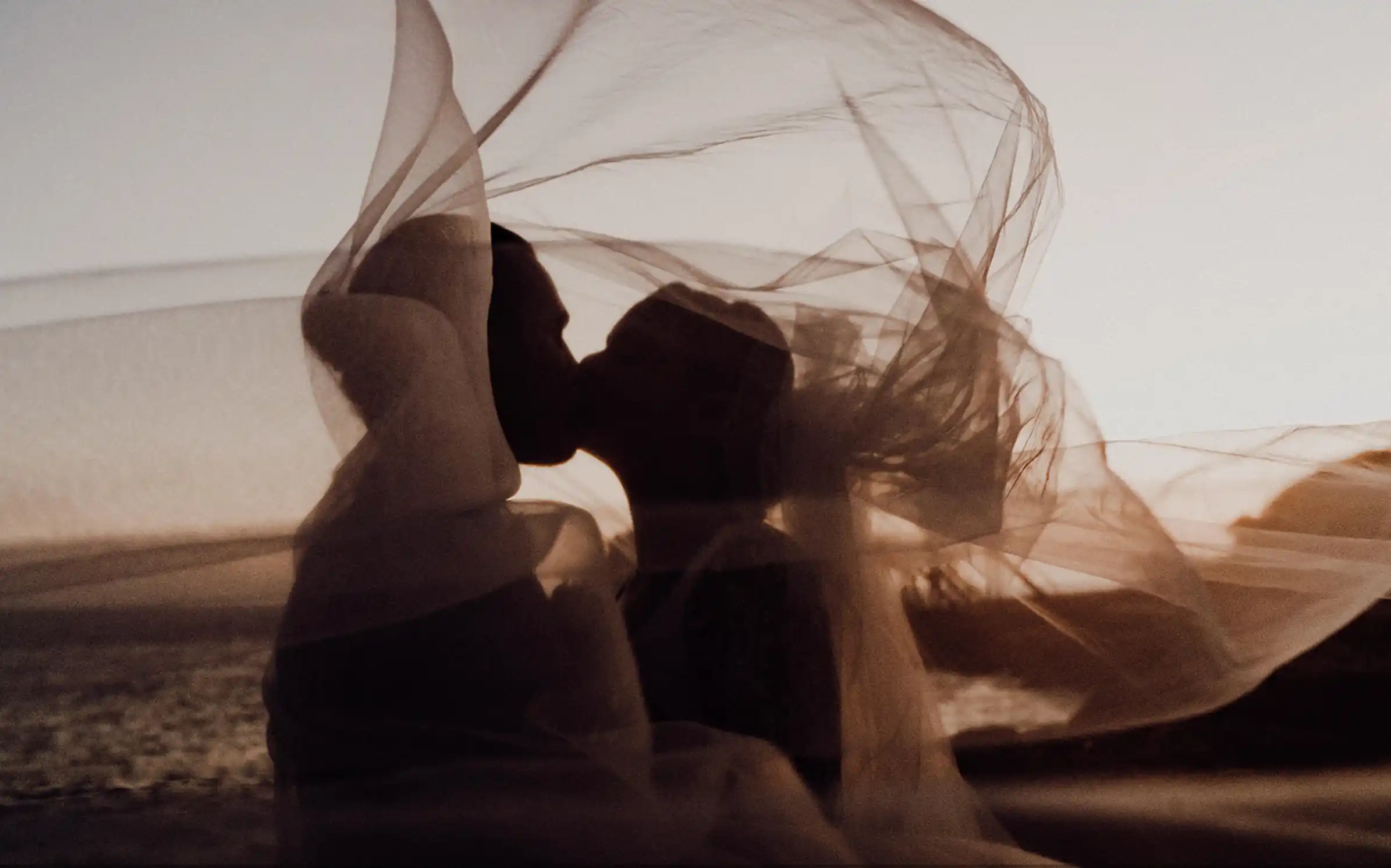 Couple de mariés en fond pour la citation Muse